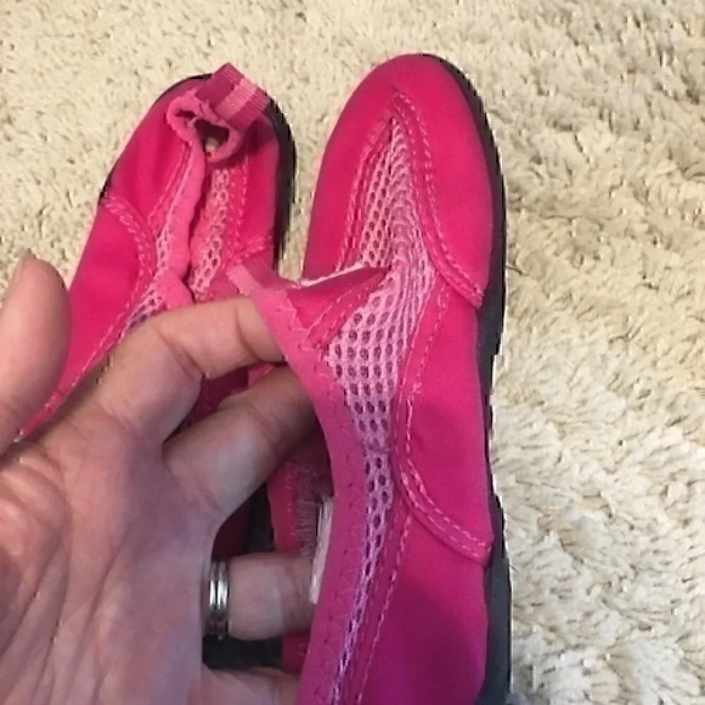 Girls pink water shoes